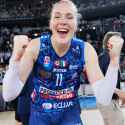 Isabelle Haak alegre