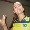 Júlia Kudiess sorriso