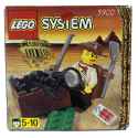 Lego_5900_Adventurer_-_Johnny_Thunder_1