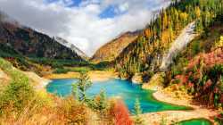 Autumn_Mountains_Lake_China_Parks_Jiuzhaigou_park_567640_3840x2160