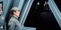 Admiral-Piett-talking-to-Darth-Vader-in-Star-Wars-The-Empire-Strikes-Back~2