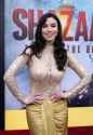 grace-caroline-currey-los-angeles-premiere-of-warner-bros-v0-whgnejhi8xna1