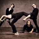 Contortionist-Gymnastics-Crowd-Photo