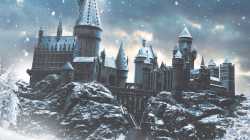 desktop-wallpaper-hogwarts-harry-potter-and-the-half-blood-prince-christmas-at-hogwarts-harry-potter[1]