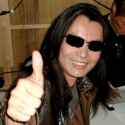 Itagaki_Thumbs_Up_MNT