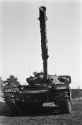 Landmacht_beproeft_tanks_op_Leusderheide._De_twee_tanks_op_het_proefterrein,_lin,_Bestanddeelnr_921-1134