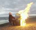 Flaming_piano