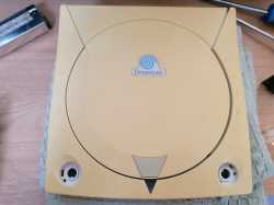 recently-restored-this-yellow-dreamcast-in-my-first-v0-dgz6pwjv22nb1