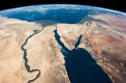 ISS035-E-007148_Nile_-_Sinai_-_Dead_Sea_-_Wide_Angle_View