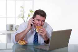 Eating-in-Front-of-the-Computer-Be-Warned