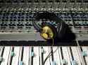 headphones_music_mixing_tables_AKG_Acoustics_sound_1600x1200