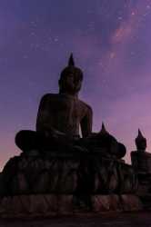 big-buddha-stature-with-milky-way-galaxy-night-sky-public-thailand-nakhon-si-thammarat-province_37803-2472